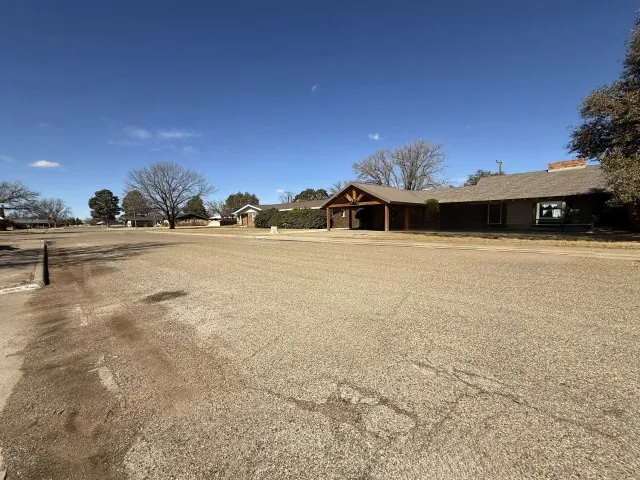 505 17th Street Seagraves, TX 79359
