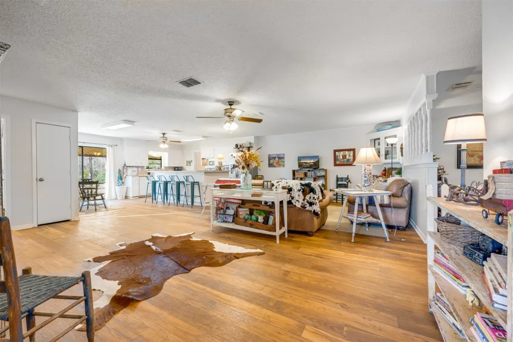 5730 E FM 323 Palestine, TX 75801