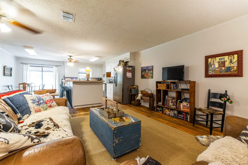 5730 E FM 323 Palestine, TX 75801