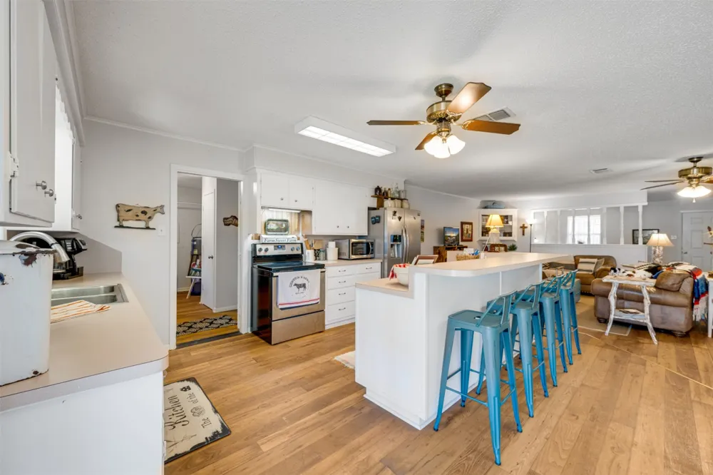5730 E FM 323 Palestine, TX 75801