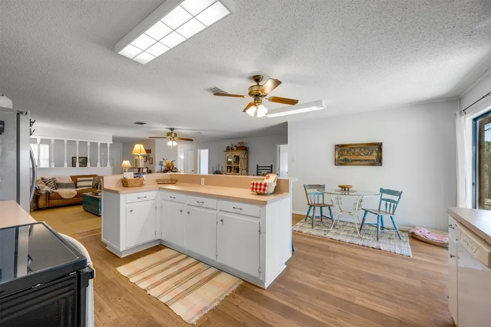 5730 E FM 323 Palestine, TX 75801