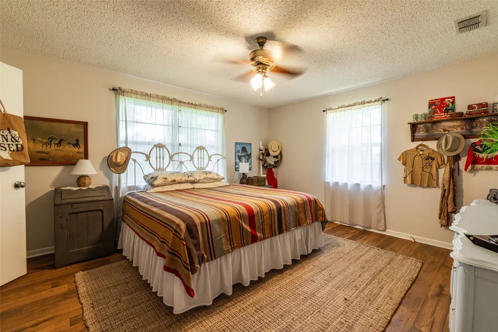 5730 E FM 323 Palestine, TX 75801