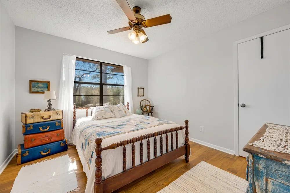 5730 E FM 323 Palestine, TX 75801