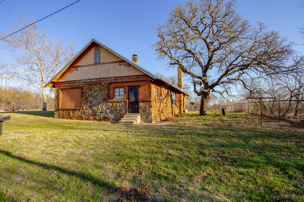594 Bryson Lake Road Bryson, TX 76472
