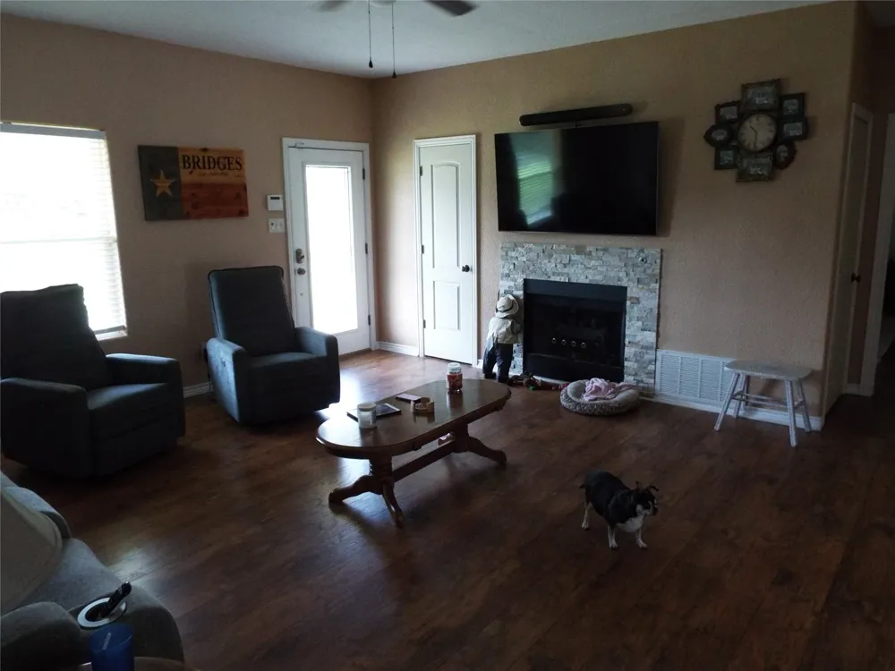 721 Midway Road Tool, TX 75143