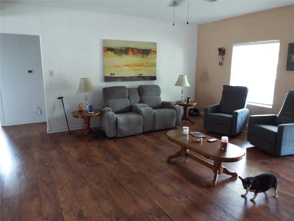 721 Midway Road Tool, TX 75143