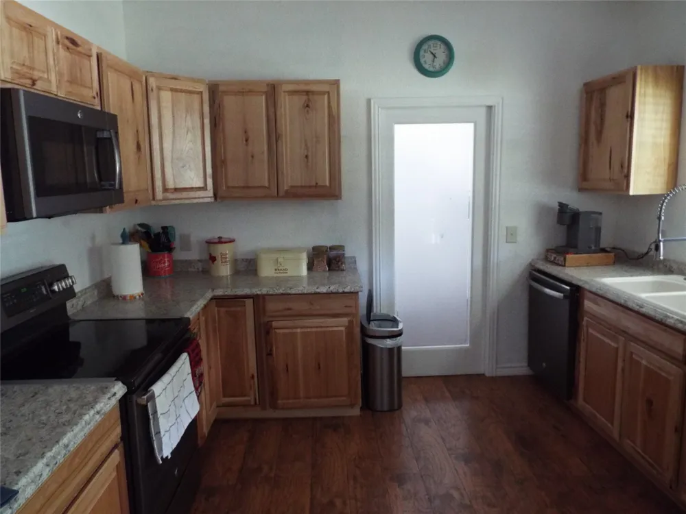 721 Midway Road Tool, TX 75143