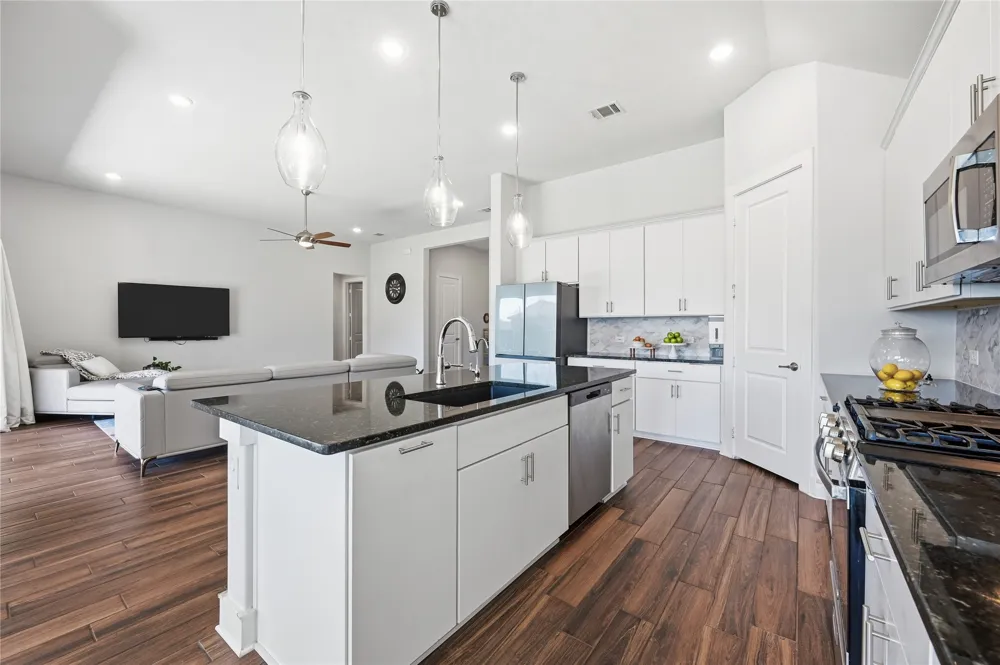130 Laverna Lane Hickory Creek, TX 75065