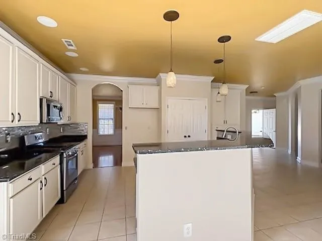 107 Autumn Frost Avenue Statesville, NC 28677