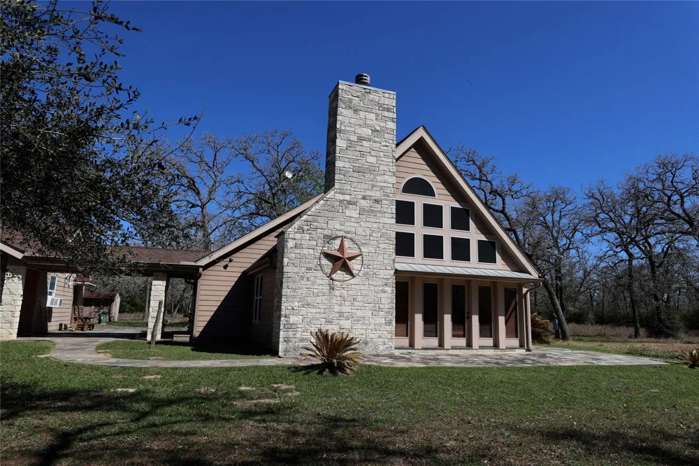 3337 Brunes Mill Road Columbus, TX 78934