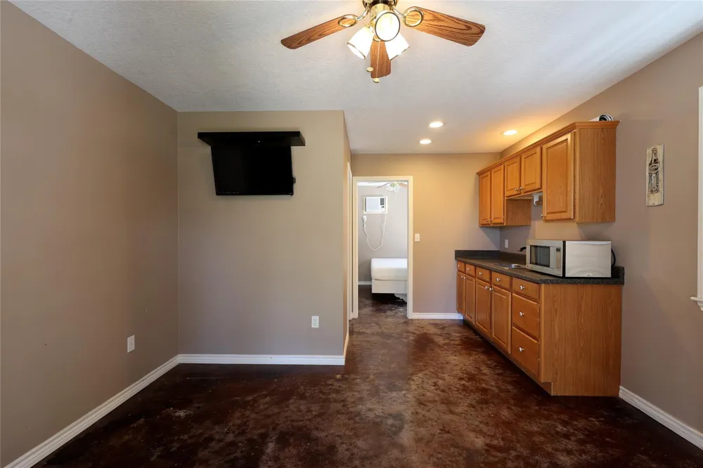 3337 Brunes Mill Road Columbus, TX 78934