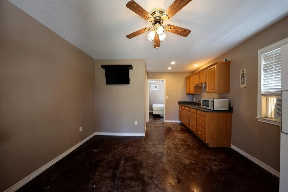 3337 Brunes Mill Road Columbus, TX 78934