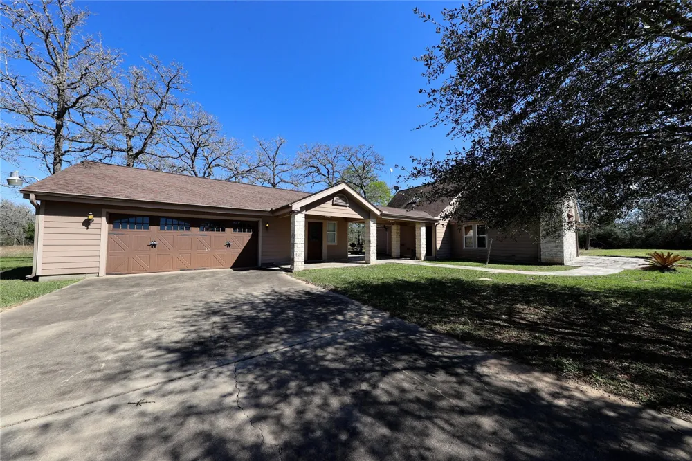 3337 Brunes Mill Road Columbus, TX 78934