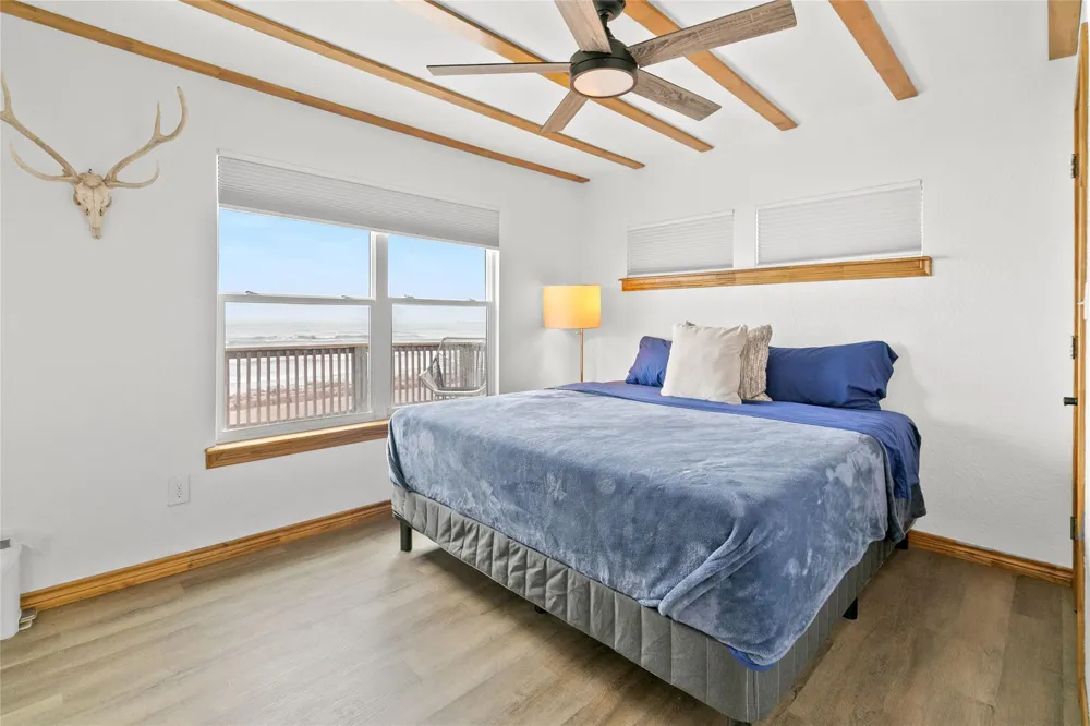 902 Beach Drive Surfside Beach, TX 77541