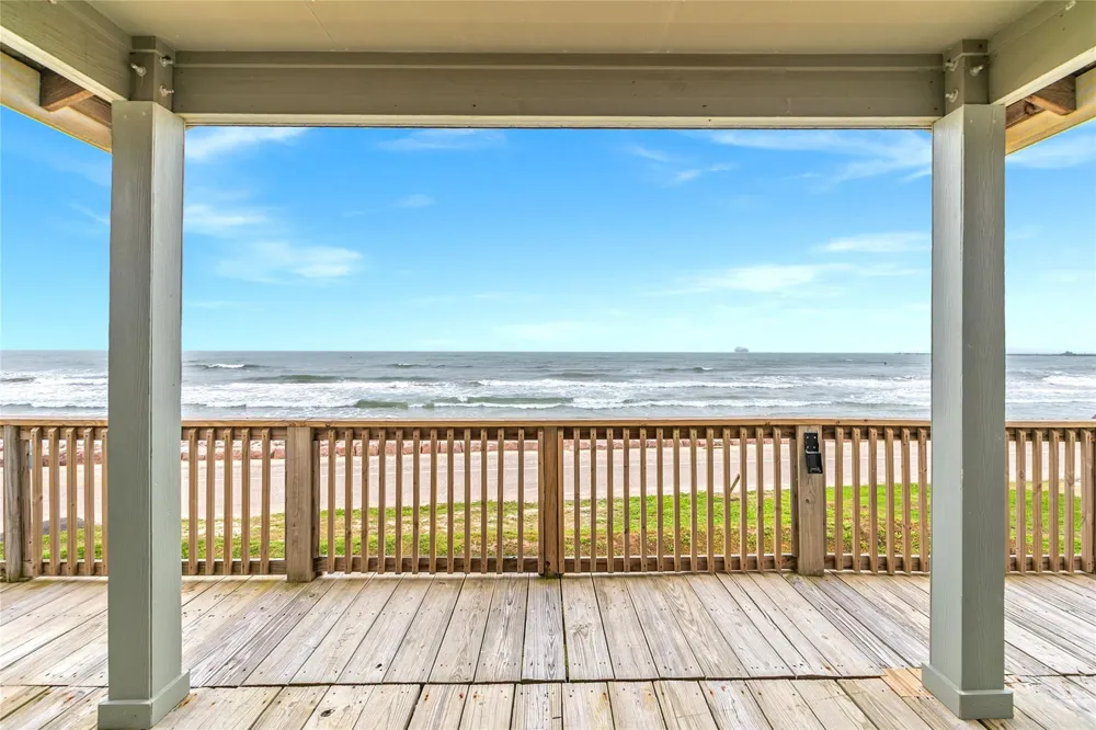 902 Beach Drive Surfside Beach, TX 77541