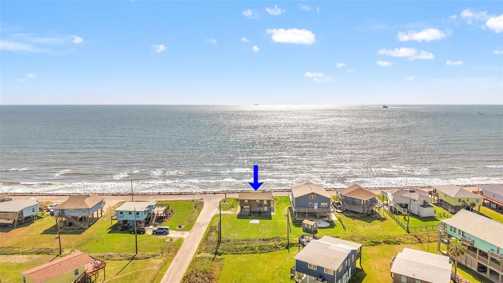 902 Beach Drive Surfside Beach, TX 77541