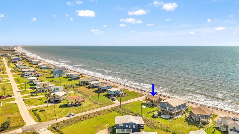 902 Beach Drive Surfside Beach, TX 77541
