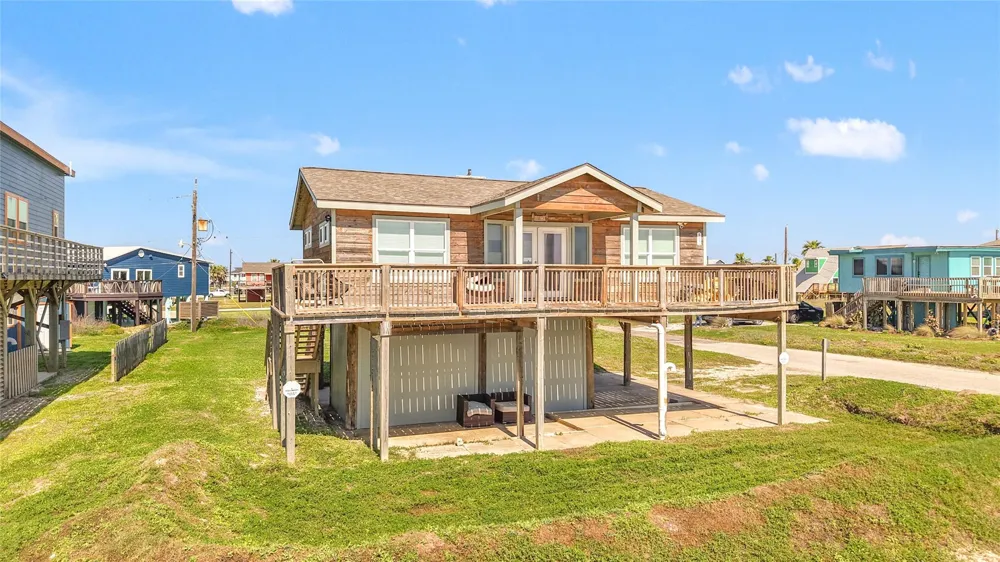 902 Beach Drive Surfside Beach, TX 77541