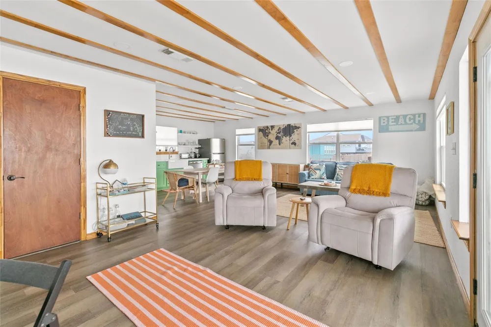 902 Beach Drive Surfside Beach, TX 77541