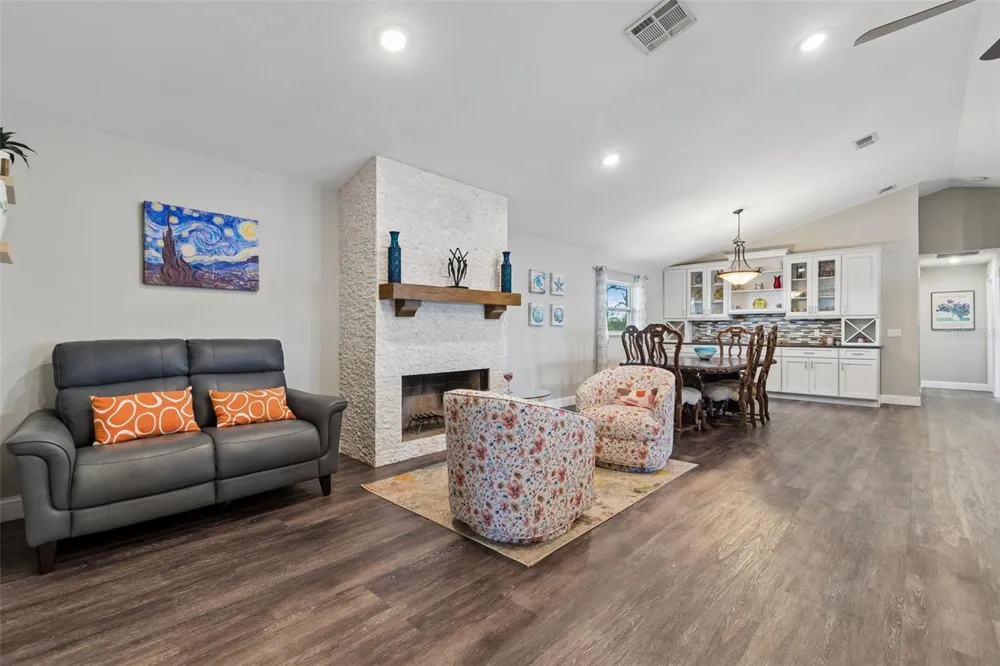 9901 BAY DRIVE Gibsonton, FL 33534