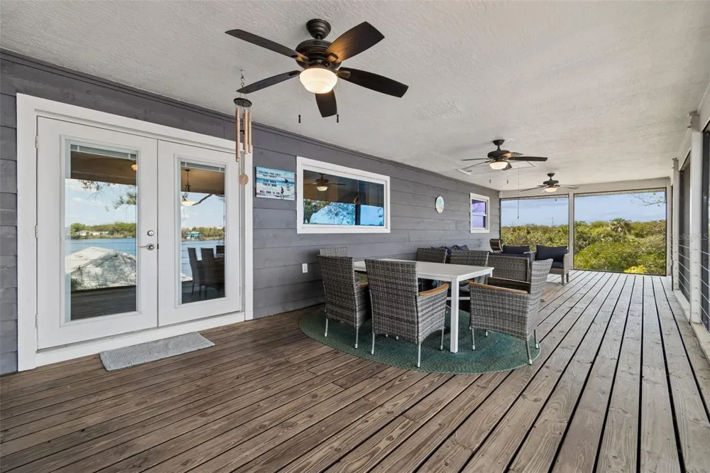 9901 BAY DRIVE Gibsonton, FL 33534