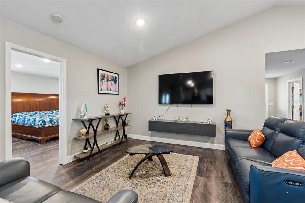 9901 BAY DRIVE Gibsonton, FL 33534