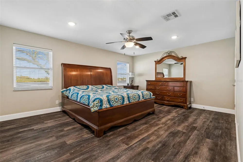 9901 BAY DRIVE Gibsonton, FL 33534