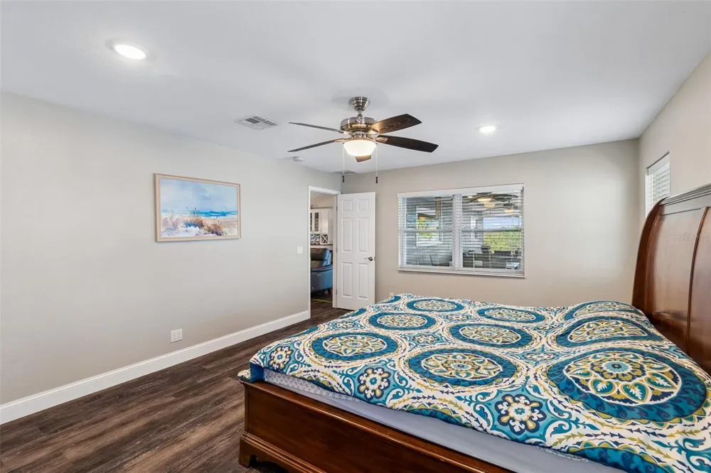 9901 BAY DRIVE Gibsonton, FL 33534
