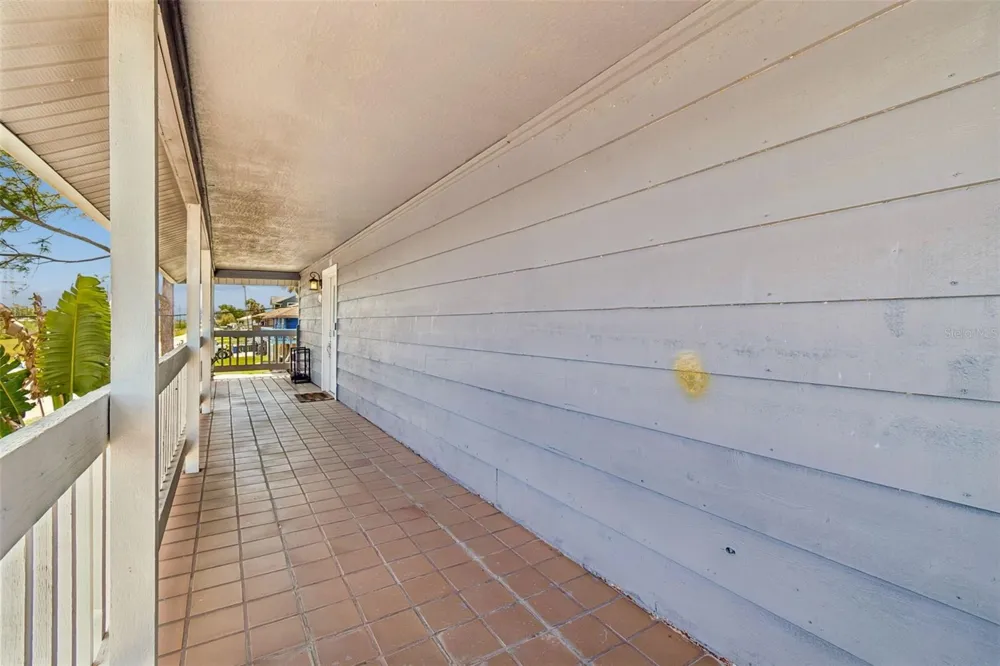 9901 BAY DRIVE Gibsonton, FL 33534