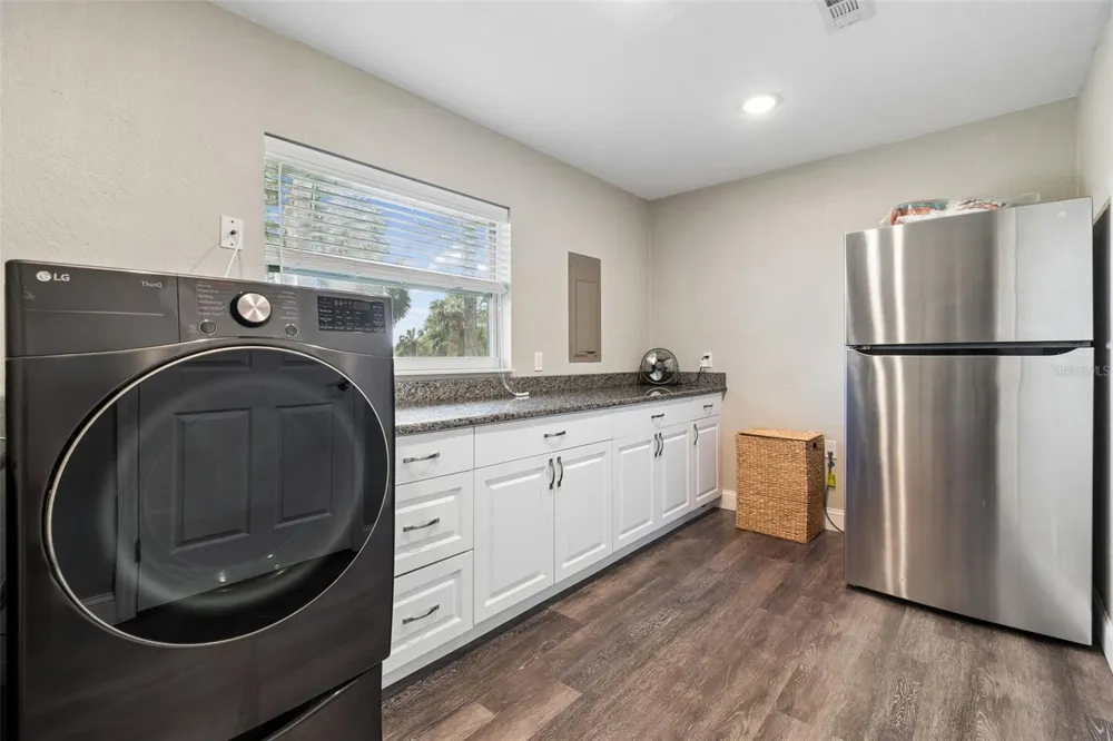 9901 BAY DRIVE Gibsonton, FL 33534