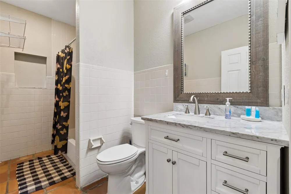 9901 BAY DRIVE Gibsonton, FL 33534