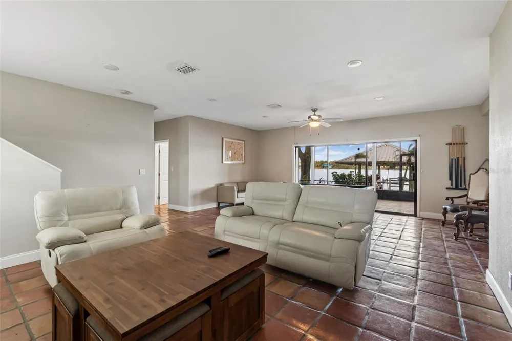 9901 BAY DRIVE Gibsonton, FL 33534