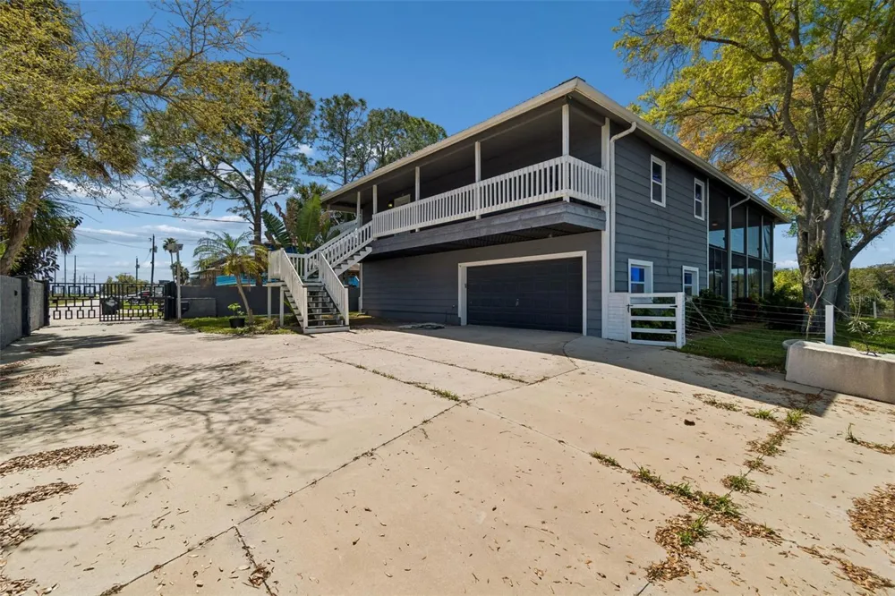 9901 BAY DRIVE Gibsonton, FL 33534