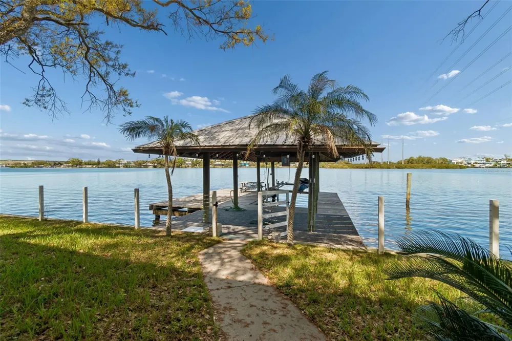 9901 BAY DRIVE Gibsonton, FL 33534