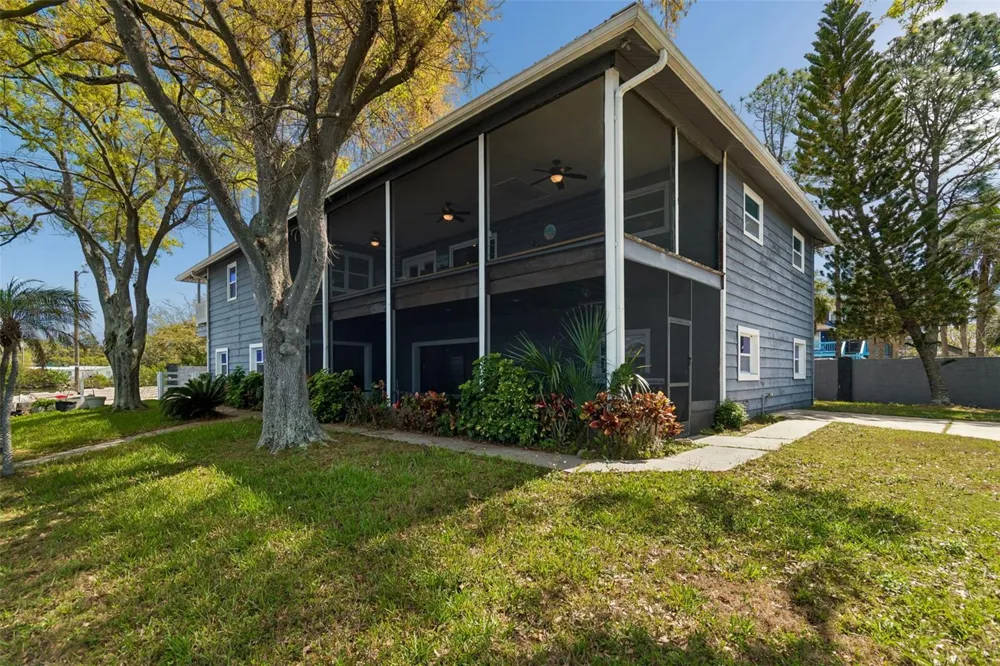 9901 BAY DRIVE Gibsonton, FL 33534