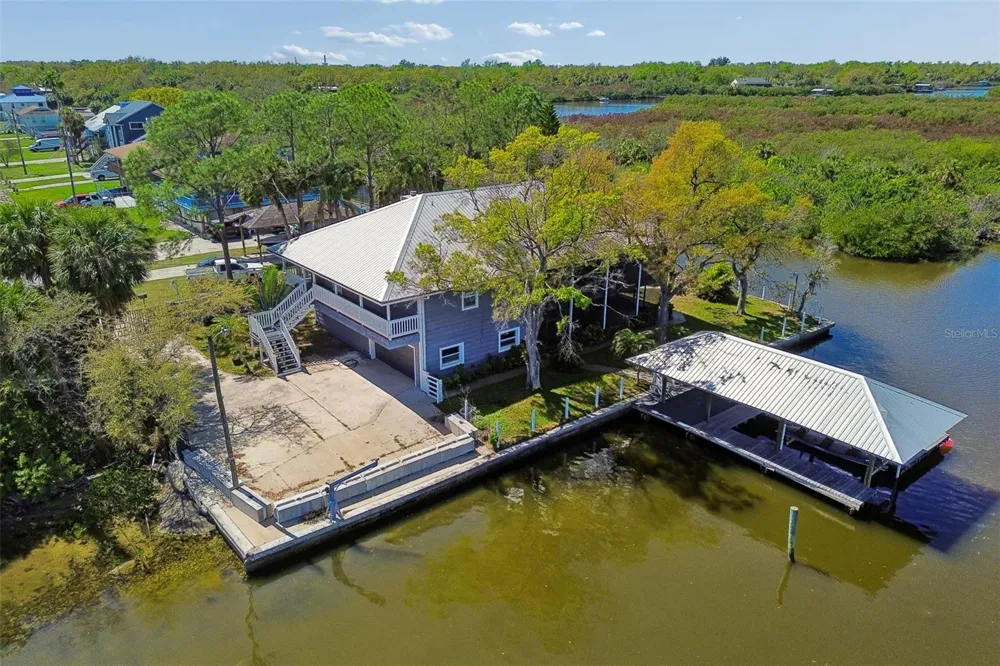 9901 BAY DRIVE Gibsonton, FL 33534
