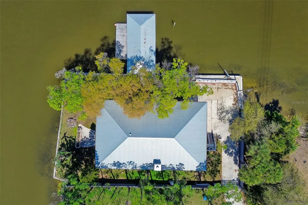 9901 BAY DRIVE Gibsonton, FL 33534