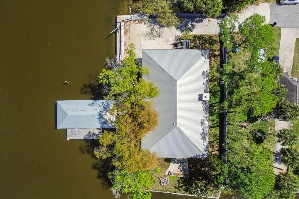 9901 BAY DRIVE Gibsonton, FL 33534