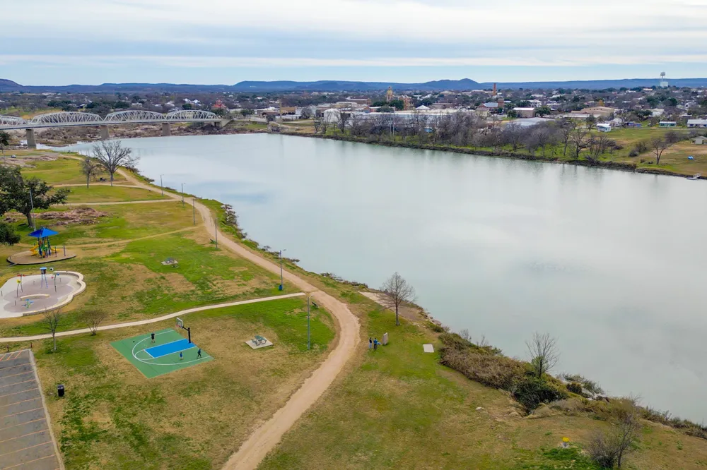 305 W Tarrant Street Llano, TX 78643