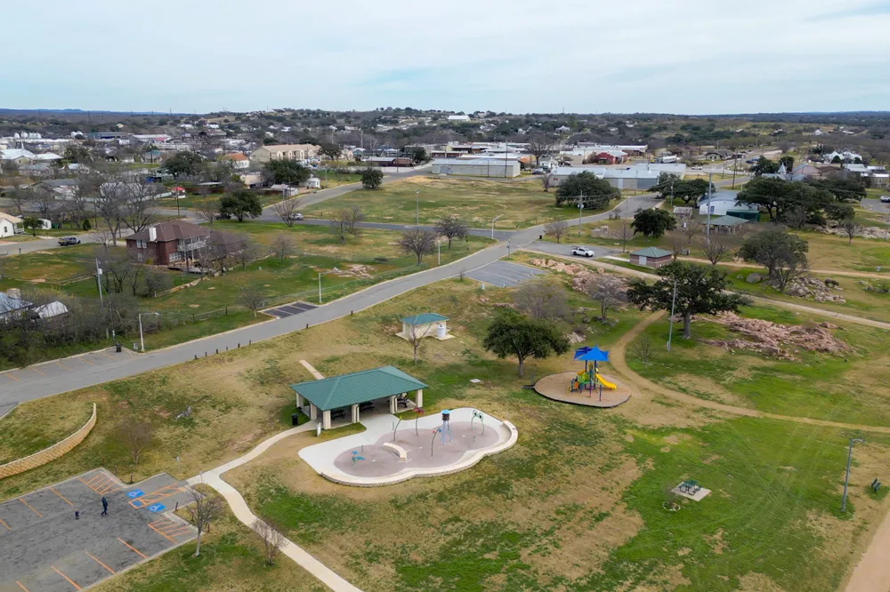 305 W Tarrant Street Llano, TX 78643