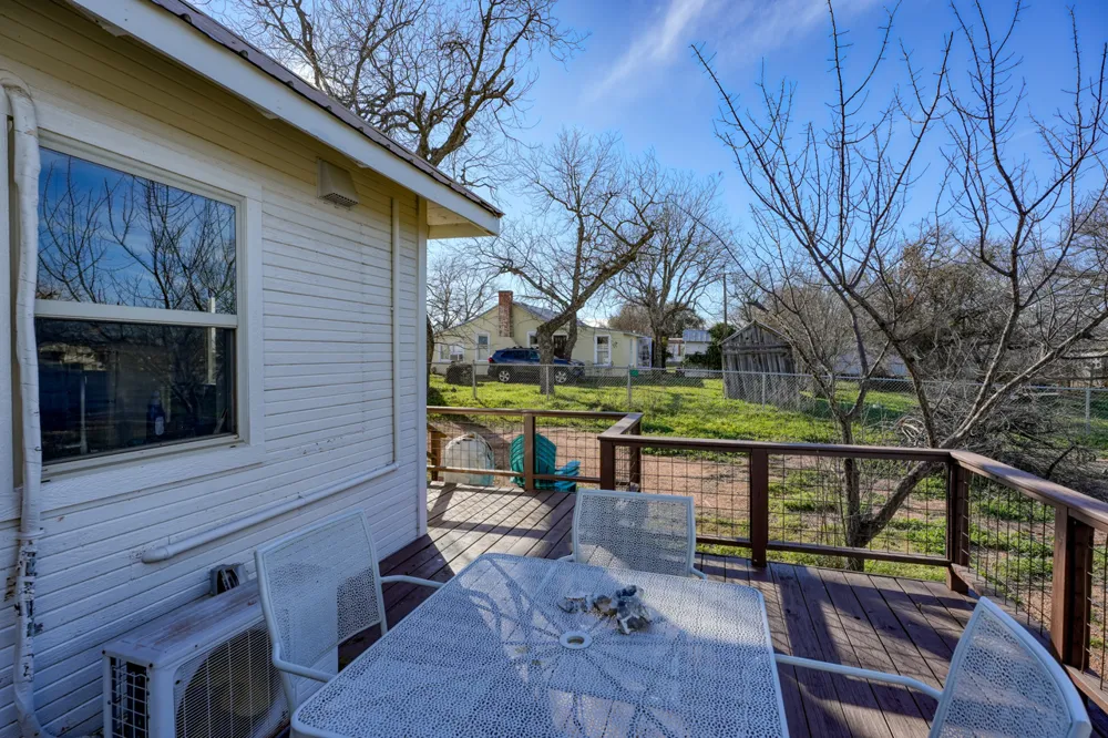 305 W Tarrant Street Llano, TX 78643