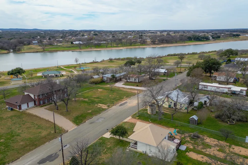 305 W Tarrant Street Llano, TX 78643