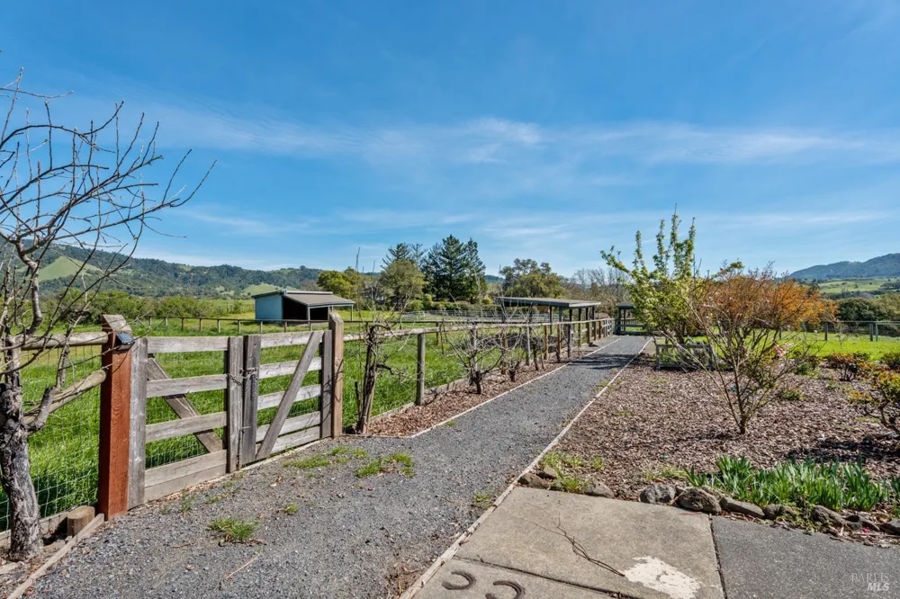 4436 Grange Road Santa Rosa, CA 95404