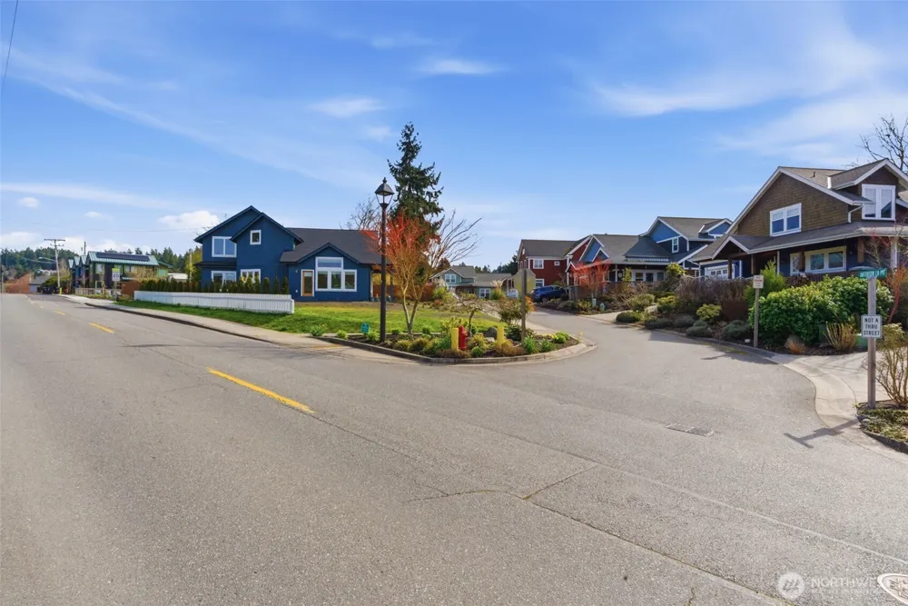 515 Antonson Lane NE Poulsbo, WA 98370