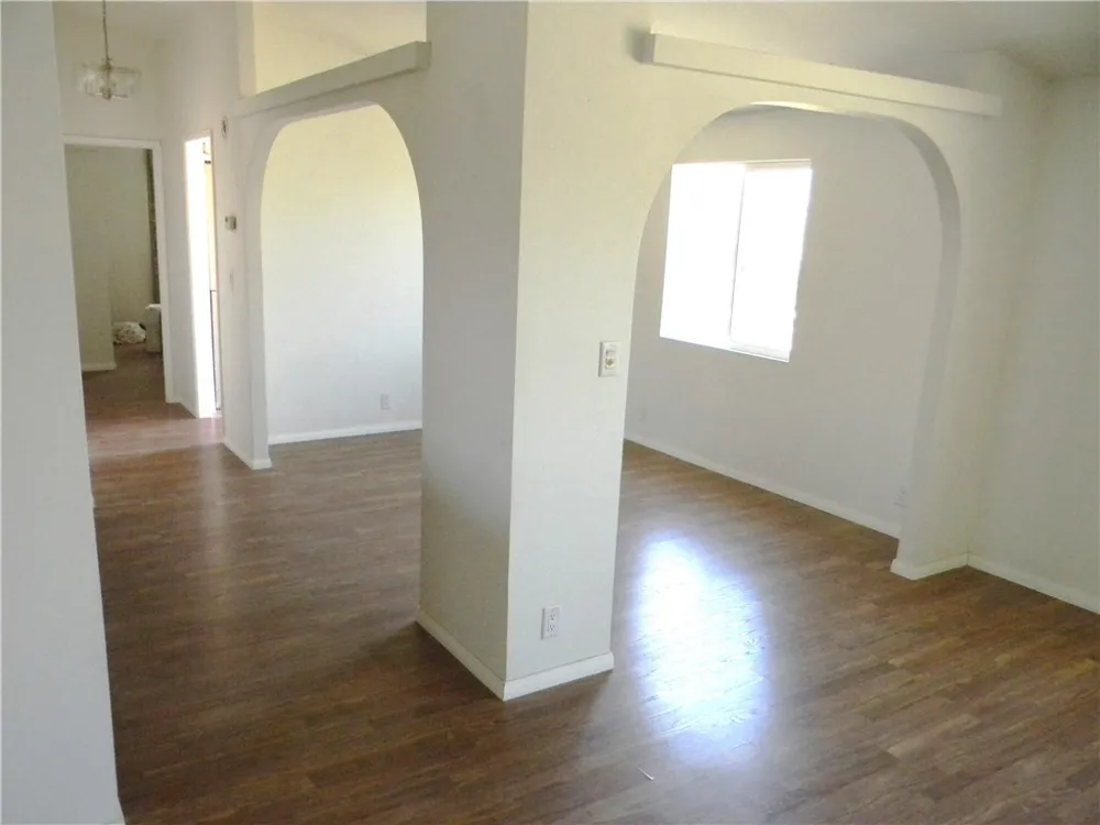 16846 E Avenue T Llano, CA 93544