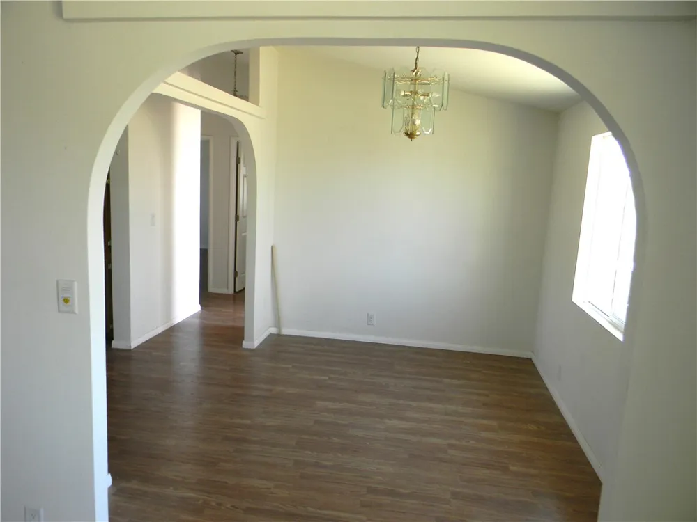16846 E Avenue T Llano, CA 93544