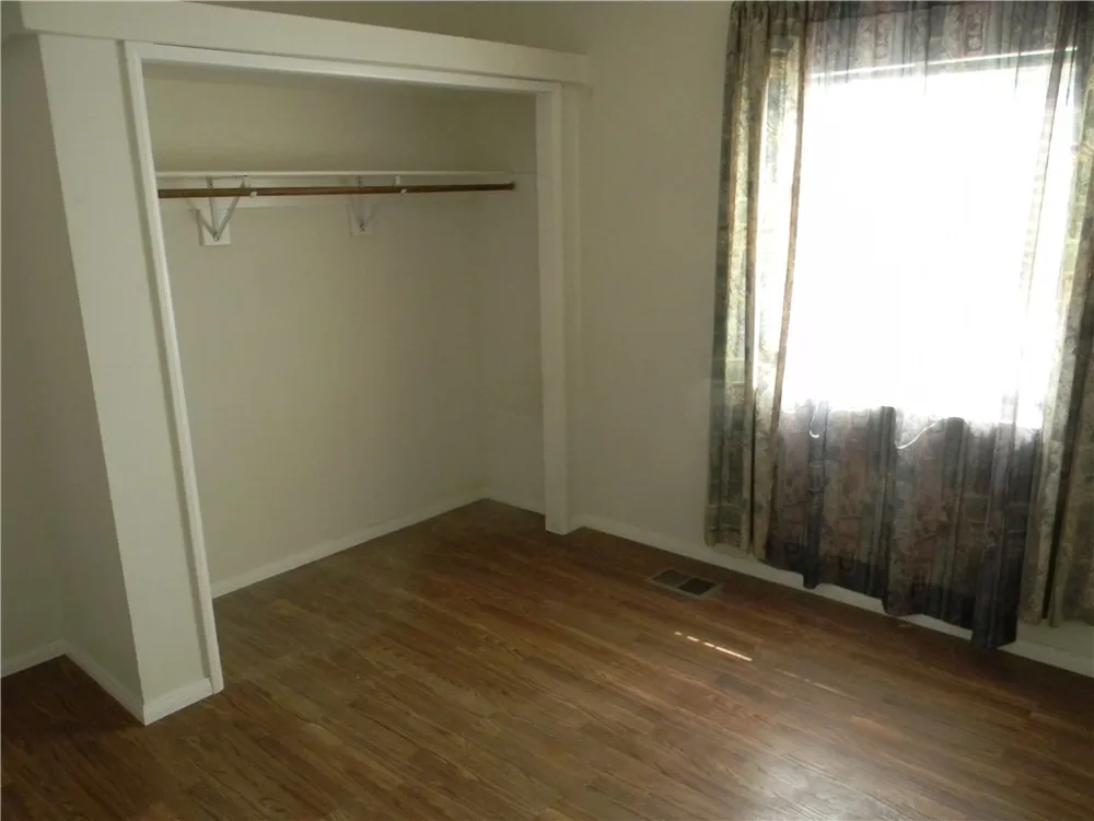 16846 E Avenue T Llano, CA 93544