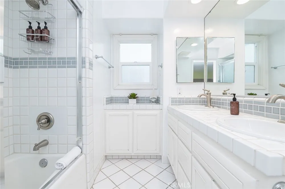 1720 W Oceanfront #B Newport Beach, CA 92663