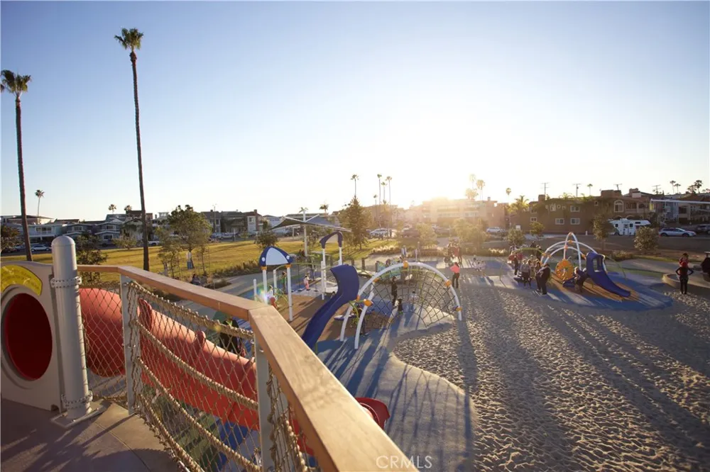 1720 W Oceanfront #B Newport Beach, CA 92663