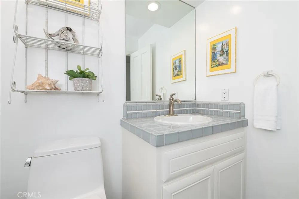 1720 W Oceanfront #B Newport Beach, CA 92663